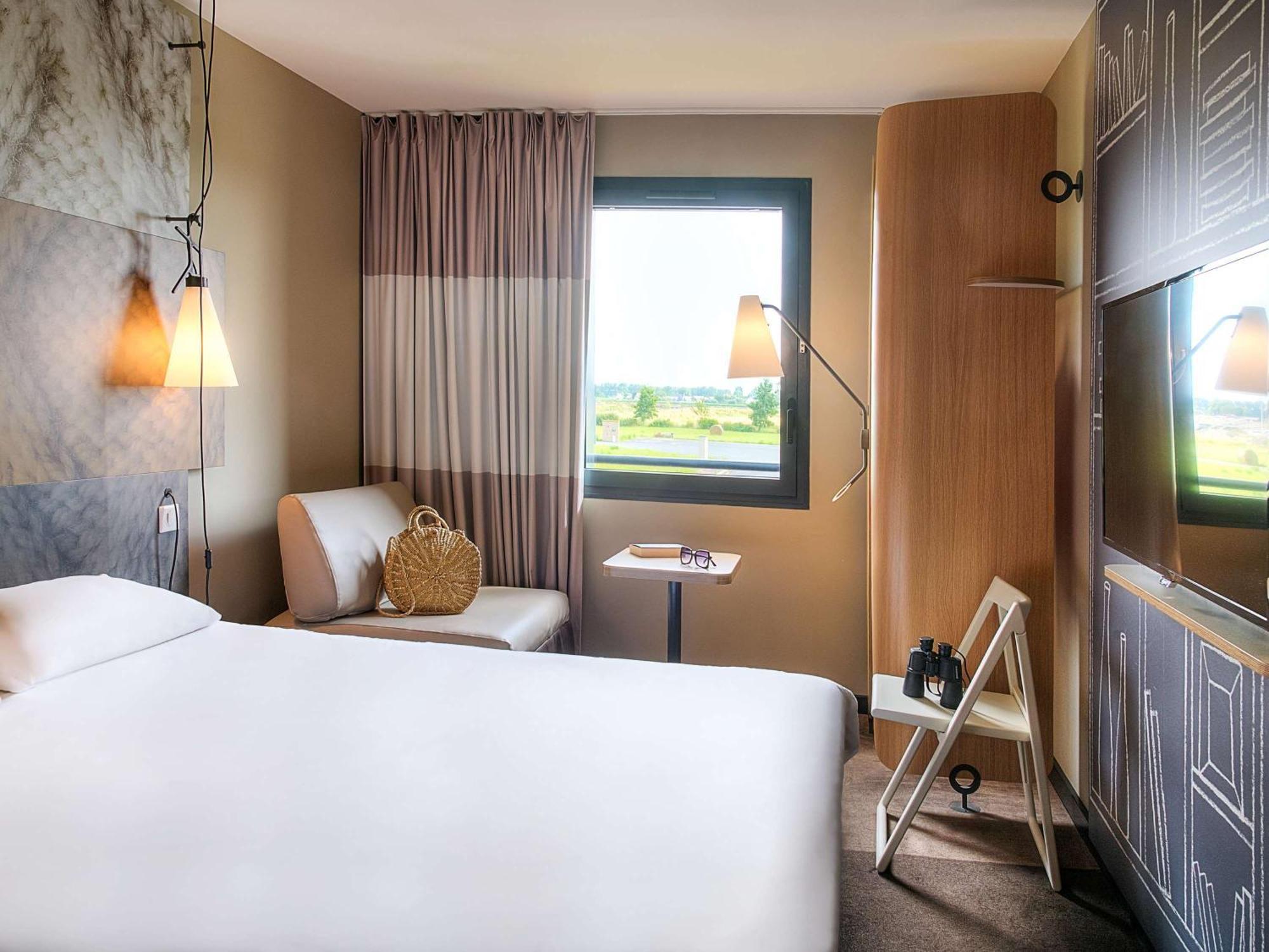 Ibis Pontorson Baie Du Mont Saint Michel Hotel Exterior photo